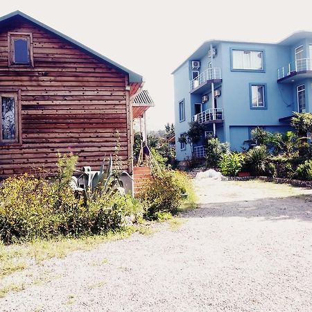 Wooden Cottage Makhinjauri Exterior photo
