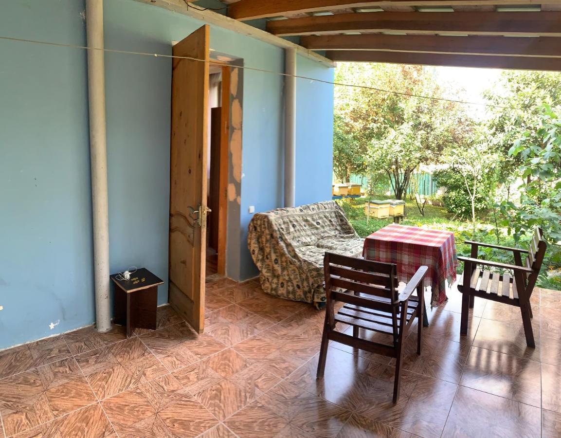Wooden Cottage Makhinjauri Exterior photo