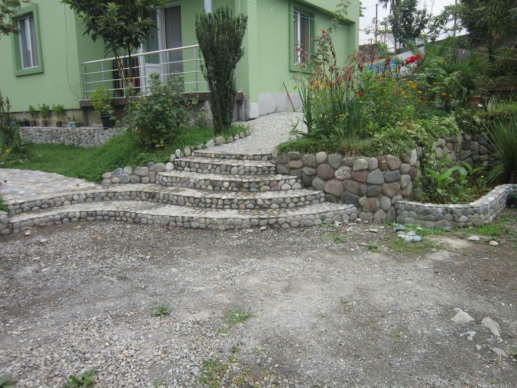 Wooden Cottage Makhinjauri Exterior photo