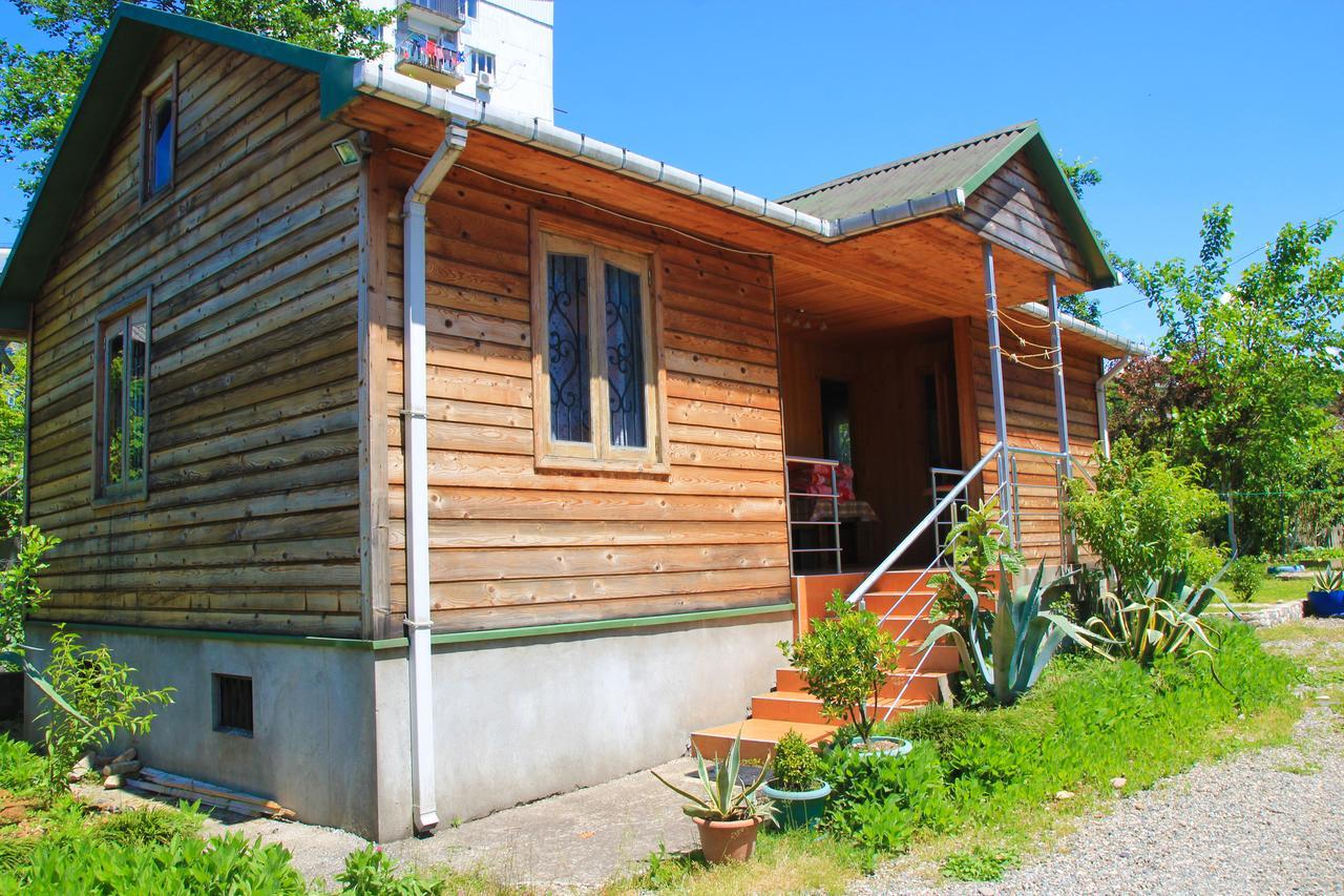 Wooden Cottage Makhinjauri Exterior photo