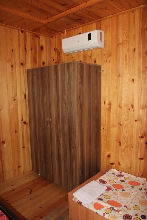 Wooden Cottage Makhinjauri Exterior photo