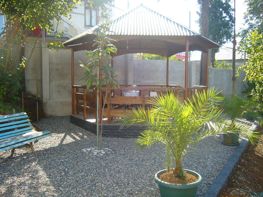 Wooden Cottage Makhinjauri Exterior photo